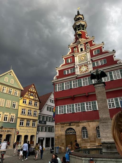 Nah Zur S-Bahn Und Altstadt Esslingen am Neckar Exterior photo